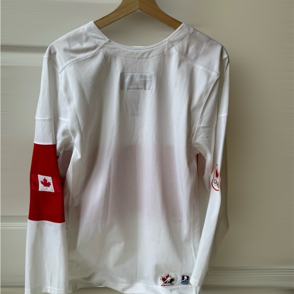 IIHF Team Canada ‘14 Olympic NIKE White Hockey Jersey Women's Size: XS - Picture 3 of 7
